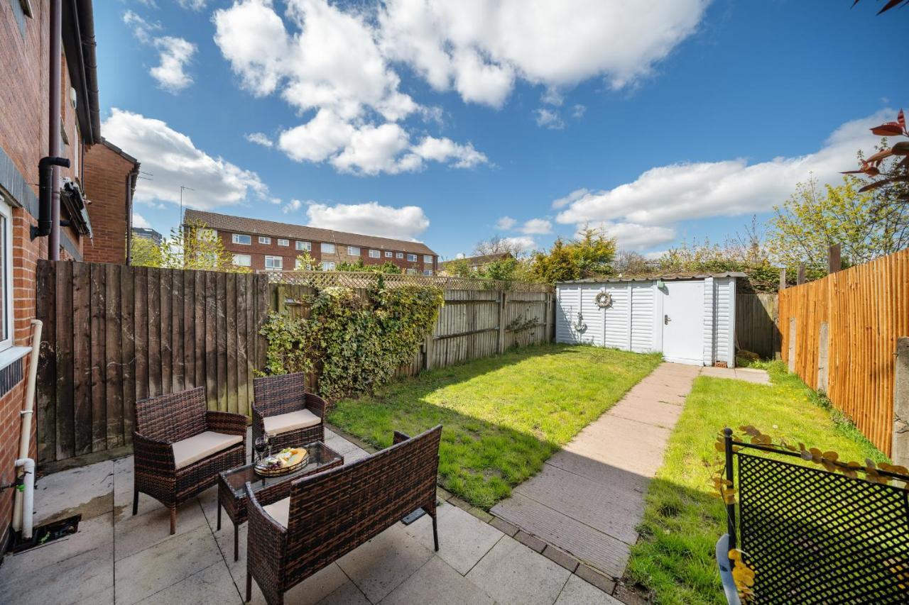 Stylish 3 Bed House, Large Garden, Parking, Wifi - Esho Stays Ковентри Экстерьер фото