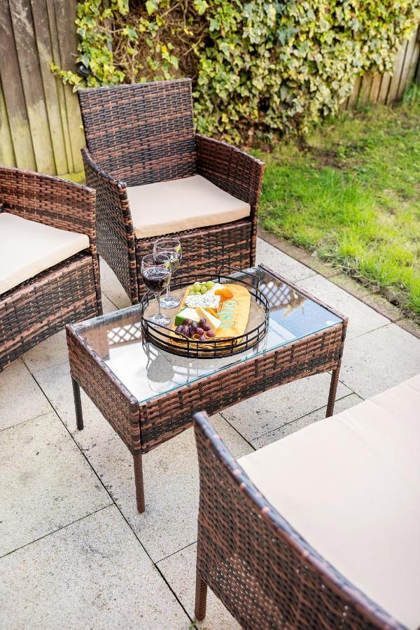 Stylish 3 Bed House, Large Garden, Parking, Wifi - Esho Stays Ковентри Экстерьер фото
